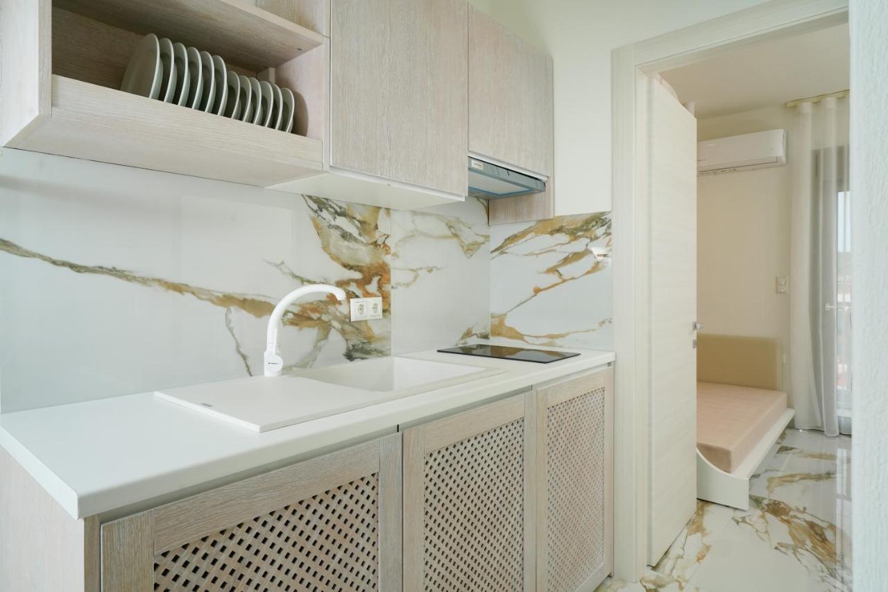 Athina Palace Luxurious Appartments Potos Exterior foto